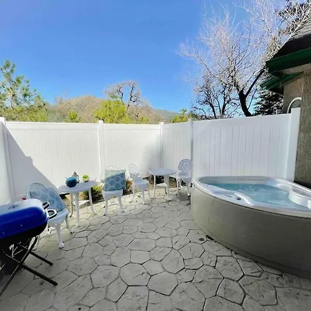 White Feather Suite Hot Tub Private Sleeps 2 Ahwahnee Exterior photo