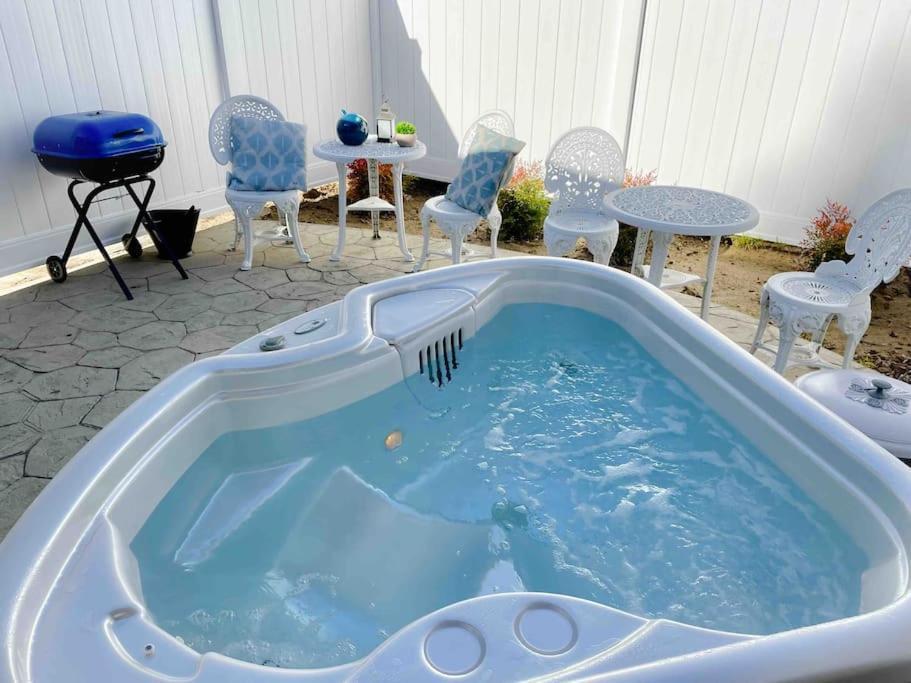 White Feather Hot Tub Private Sleeps 2 * Ahwahnee